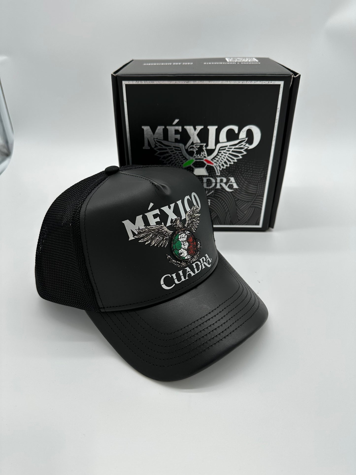 GORRA CUADRA NEGRA