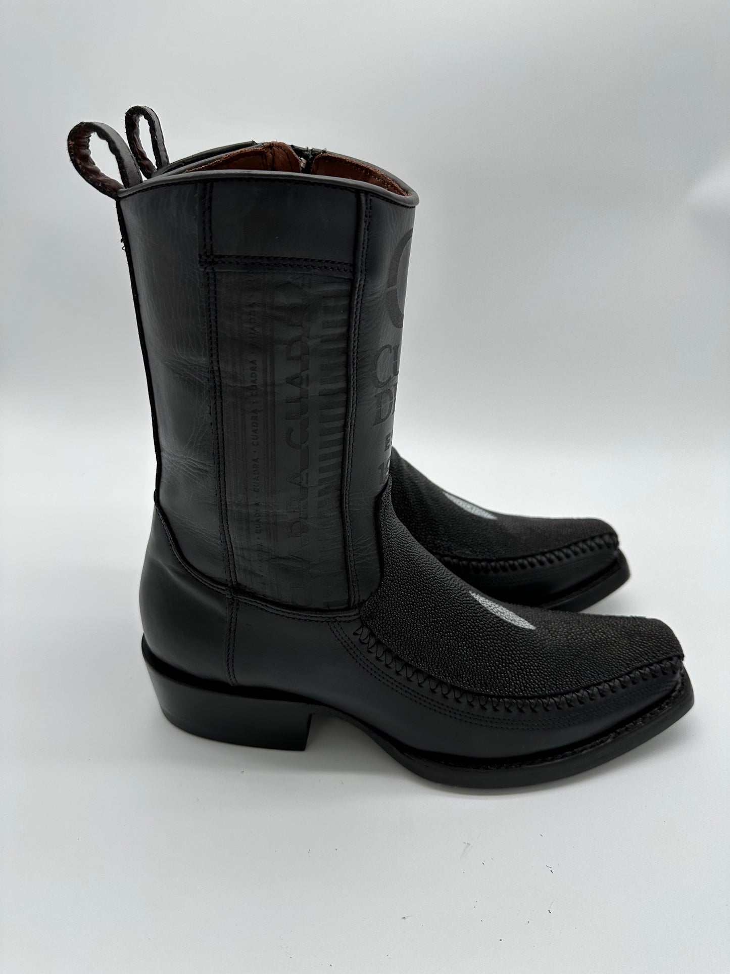 BOTA/BOTIN CUADRA MANTARAYA