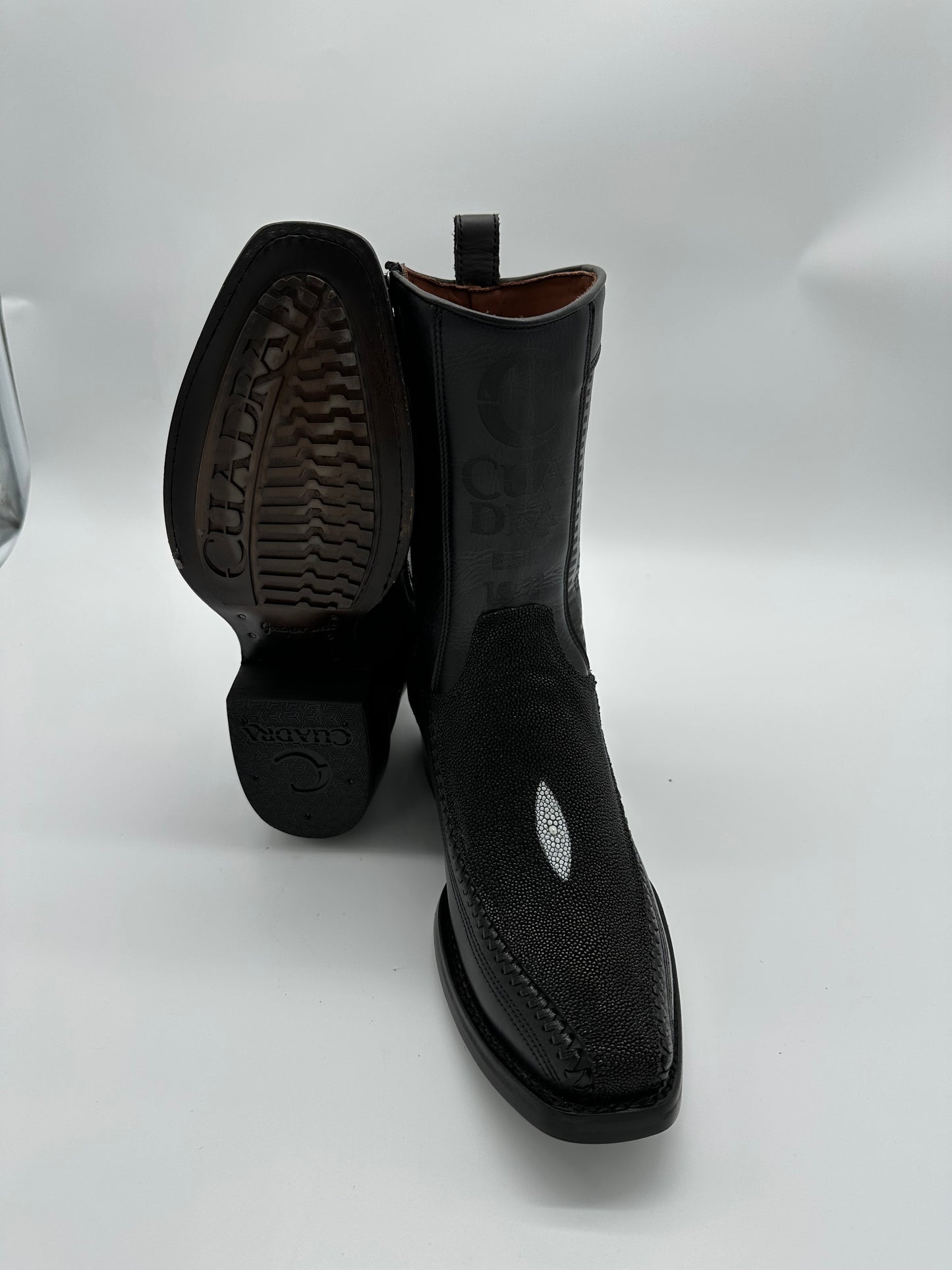 BOTA/BOTIN CUADRA MANTARAYA